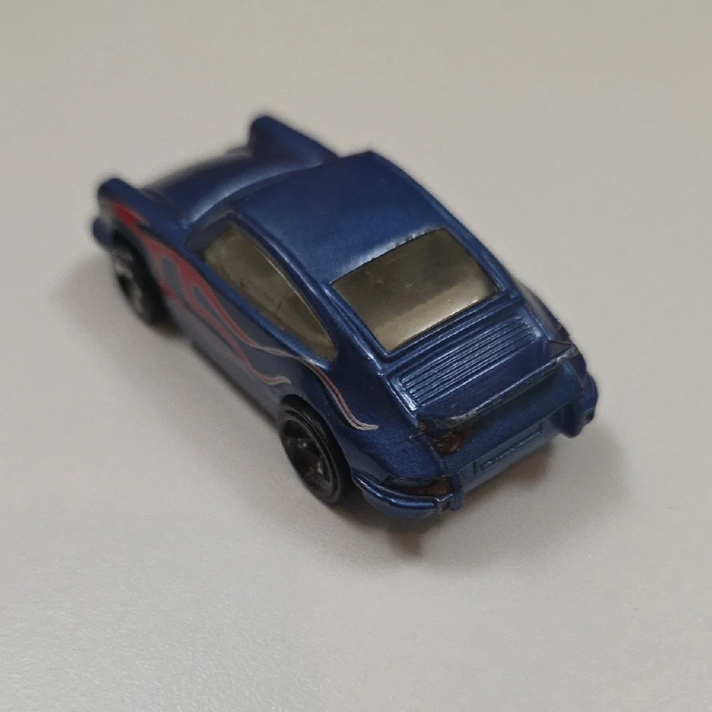 Hot Wheels exciting blue